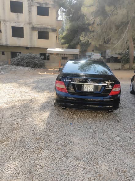 مرسيدس C 300 2010 - صورة 2