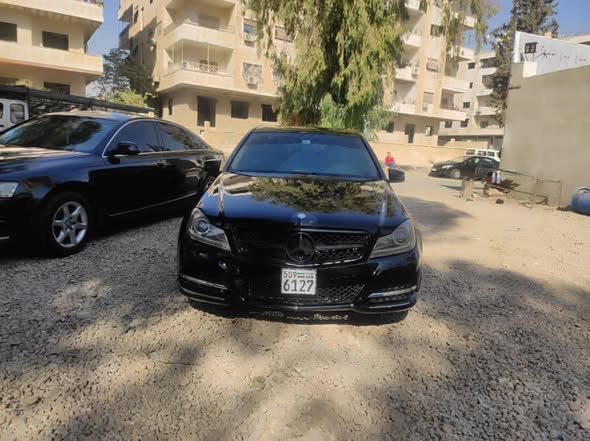 مرسيدس C 300 2010 - صورة 3