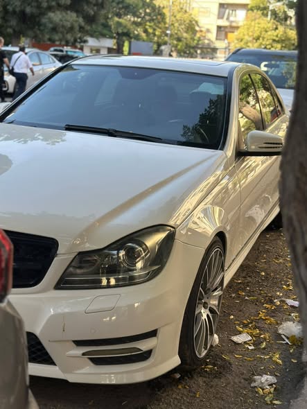 مرسيدس C300 2012 - صورة 2