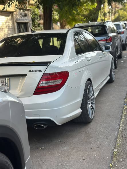 مرسيدس C300 2012 - صورة 4
