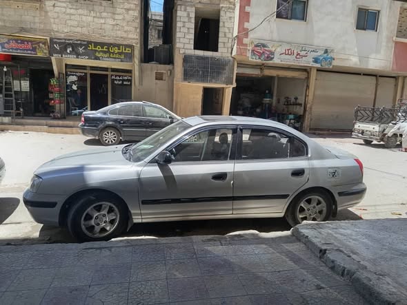 هونداي إلنترا 2002 - صورة 2