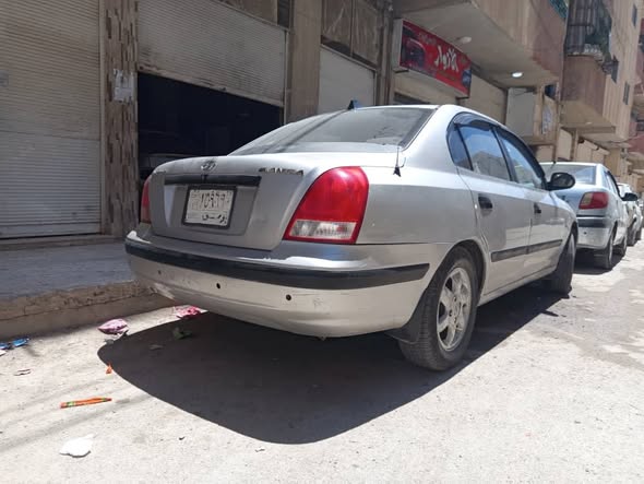 هونداي إلنترا 2002 - صورة 4