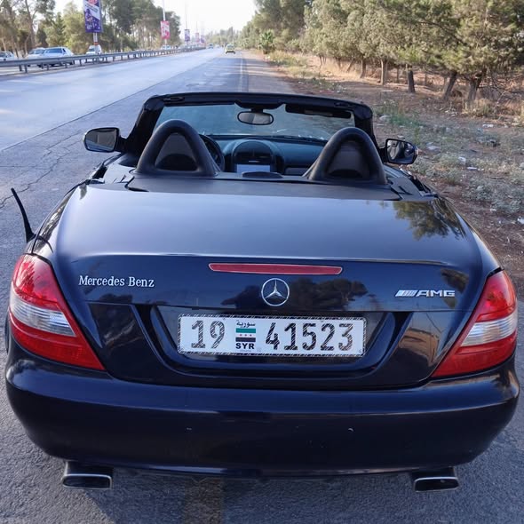 مرسيدس اس ال كيه 200 2011 - صورة 2