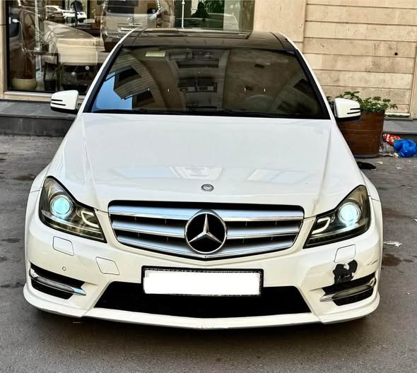 مرسيدس C200 2012 - صورة 1