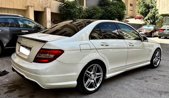 مرسيدس C200 2012 - صورة 4