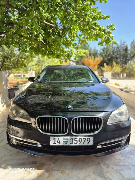 بي إم دبليو 740 2010 - صورة 1
