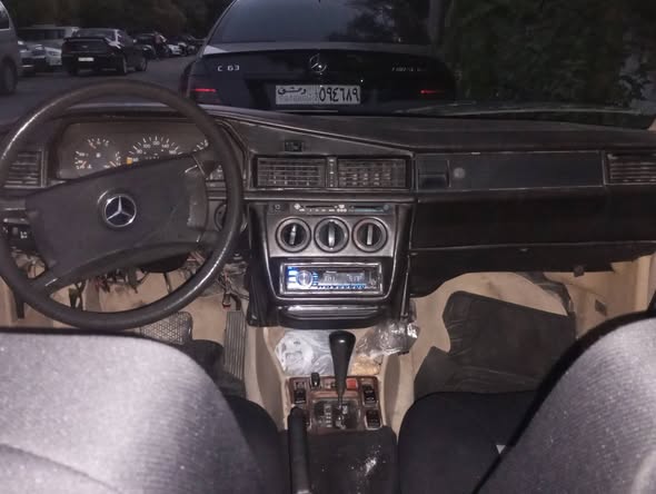 مرسيدس 190 1992 - صورة 1
