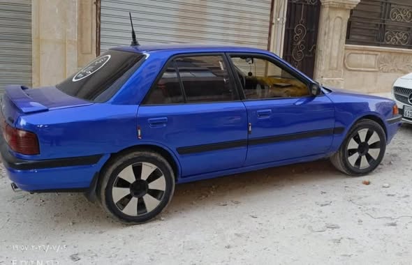 مازدا 323 1993 - صورة 2