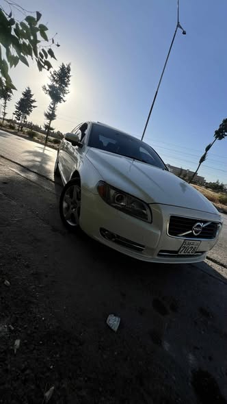 فولفو S80 2010 - صورة 1