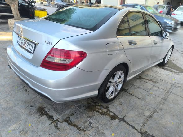 مرسيدس C220 2012 - صورة 2