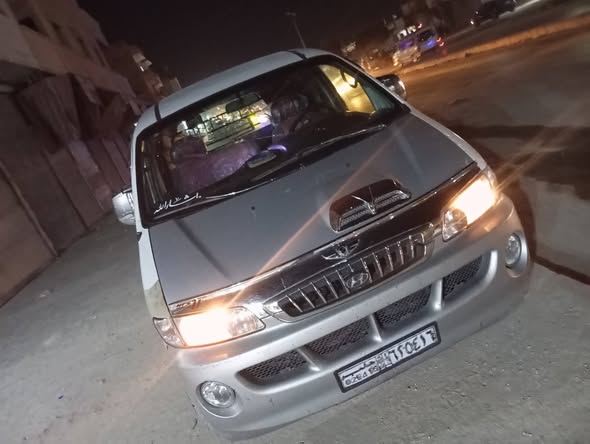هيونداي H-1 1999 - صورة 1