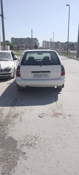 فورد اسكورت 1993 - صورة 2