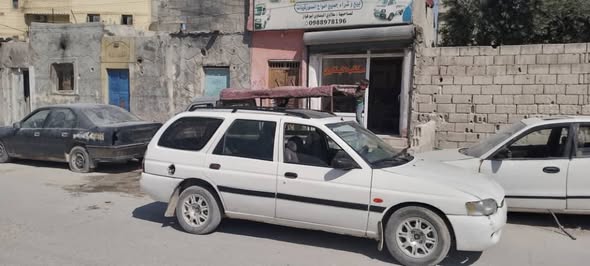 فورد اسكورت 1993 - صورة 3