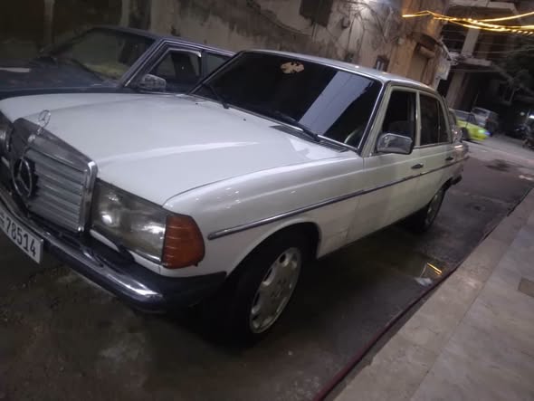 مرسيدس ٢٣٠ 1979 - صورة 2