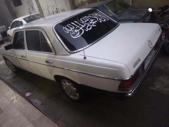 مرسيدس ٢٣٠ 1979 - صورة 3