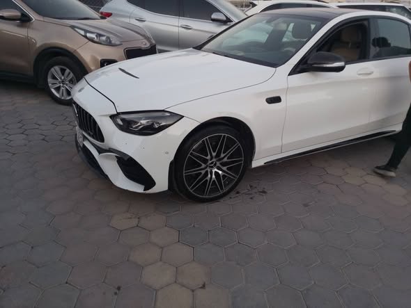 مرسيدس C300 2017 - صورة 3