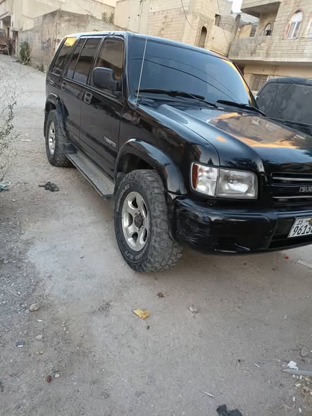 اسوزو تروبر 2001 - صورة 3