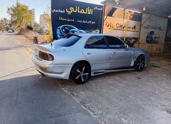 مازدا ٦٢٦ 1993 - صورة 2
