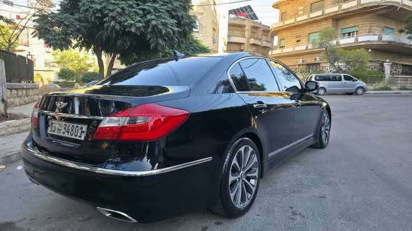 هيونداي جينيسيس 2013 - صورة 1