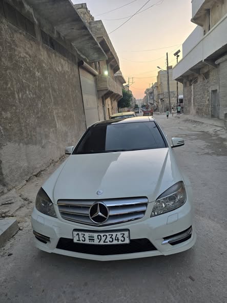 مرسيدس C220 2011 - صورة 1