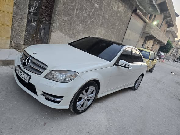 مرسيدس C220 2011 - صورة 2