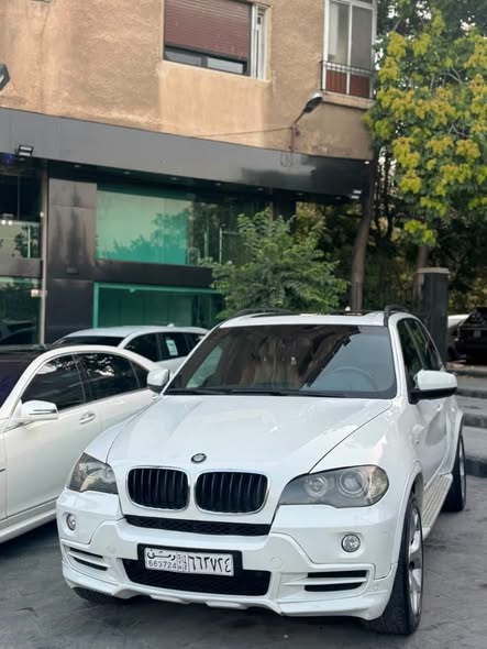 بي إم دبليو اكس 5 2008 - صورة 3