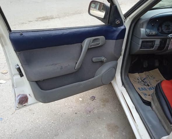 سكودا Pickup 1998 - صورة 2