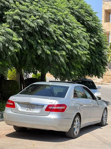 مرسيدس E220 2011 - صورة 1