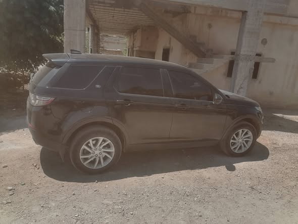 لاند روفر ديسكفري 2018 - صورة 2
