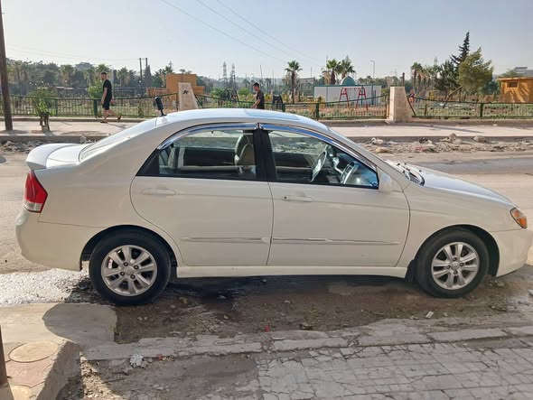كيا سيراتو 2008 - صورة 2