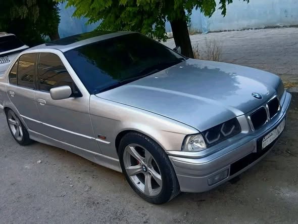 بي ام 360 1993 - صورة 1