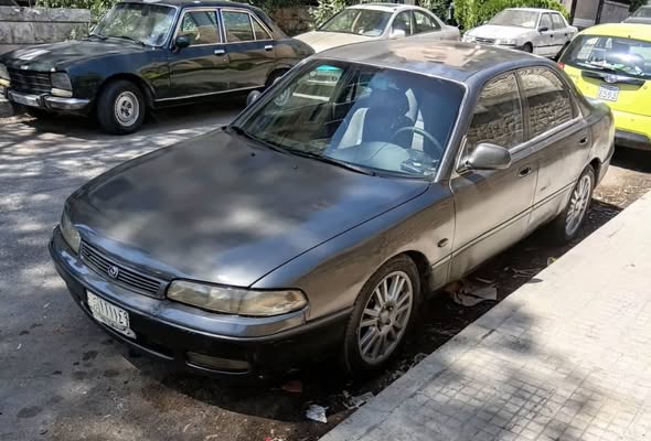 مازدا ٦٢٦ 1994 - صورة 1
