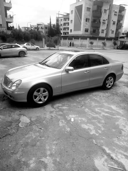 مرسيدس E220 2005 - صورة 1