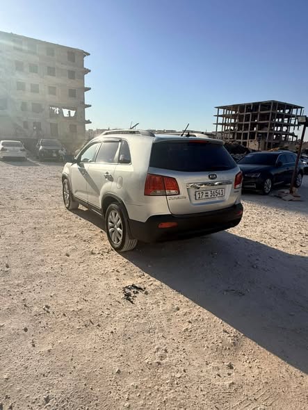 كيا سورينتو 2010 - صورة 5