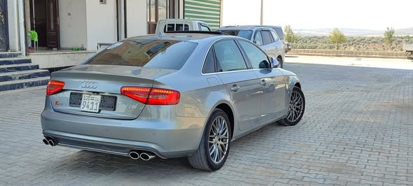 اودي A4 2009 - صورة 5