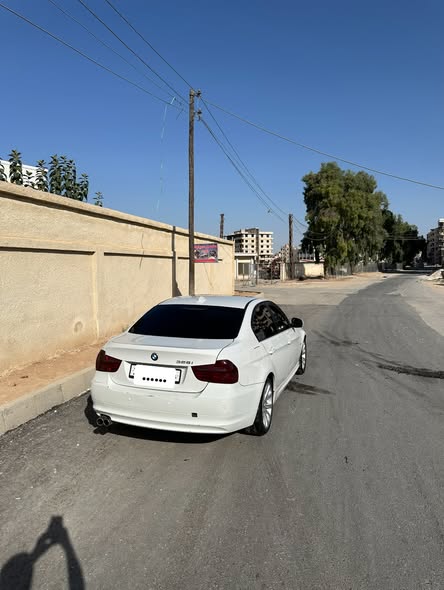 بي ام دبليو 3 Series 2011 - صورة 3
