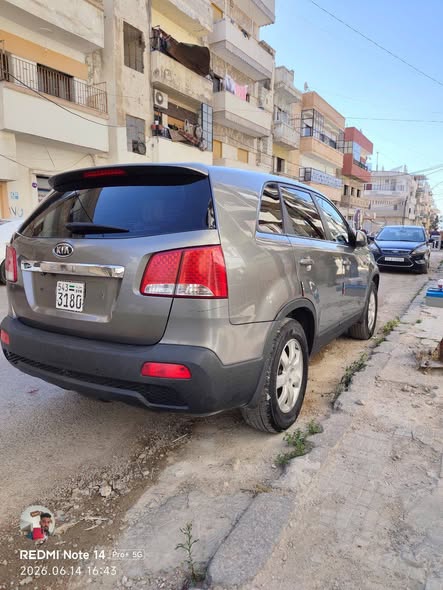 كيا سيرنتو 2010 - صورة 5