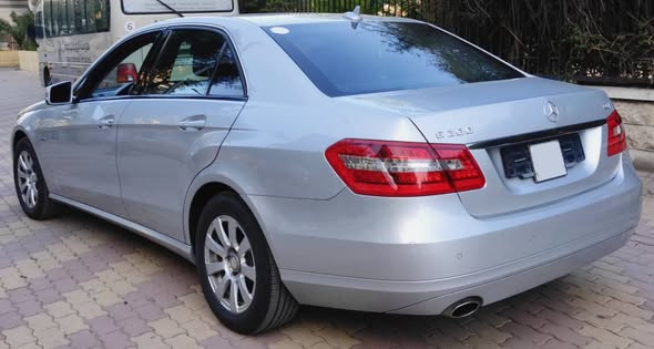 مرسيدس E 200 2011 - صورة 1