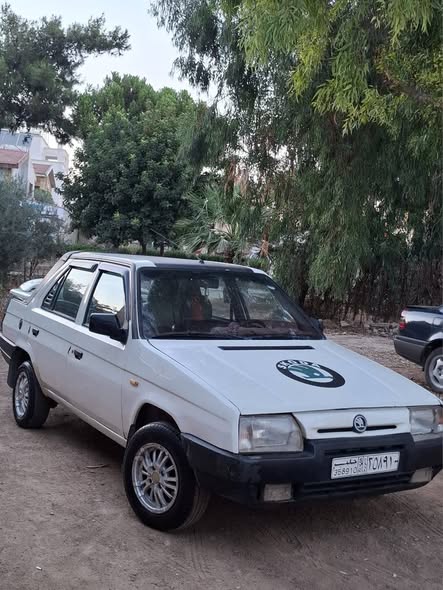 سكودا فورمان 1994 - صورة 4