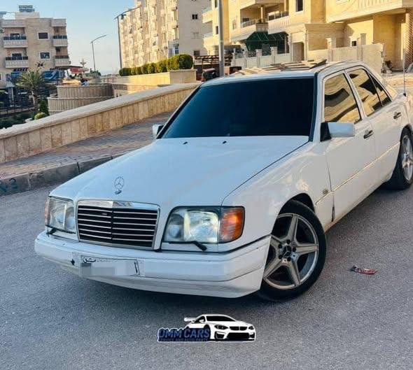 مرسيدس E320 1992 - صورة 1