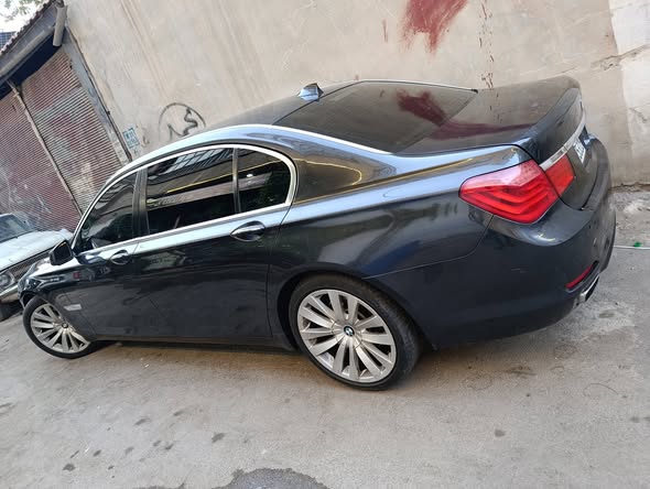 بي ام دبليو 740Li 2011 - صورة 1
