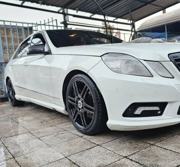 مرسيدس E300 2011 - صورة 2