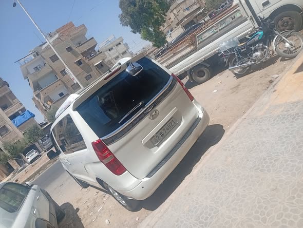 هيونداي H-1 2010 - صورة 1