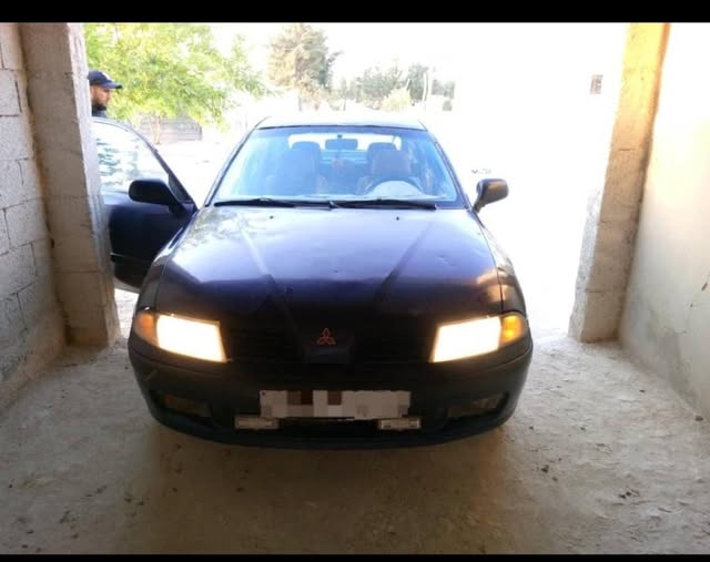 مستوبيشي كاريزما 2000