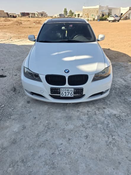 بي ام دبليو 3 Series 2011 - صورة 2