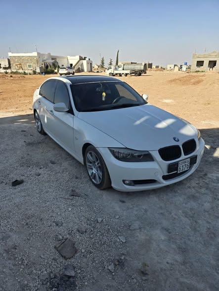 بي ام دبليو 3 Series 2011 - صورة 3