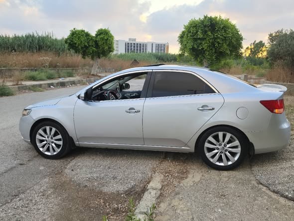كيا فورتي 2011 - صورة 4