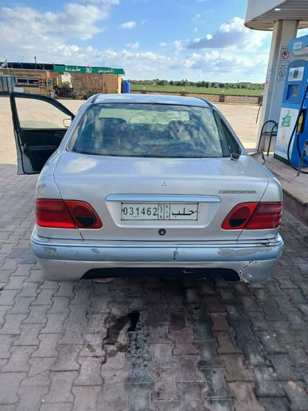 مرسيدس E-Class 2001 - صورة 3