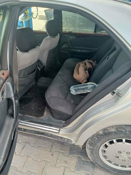 مرسيدس E-Class 2001 - صورة 4