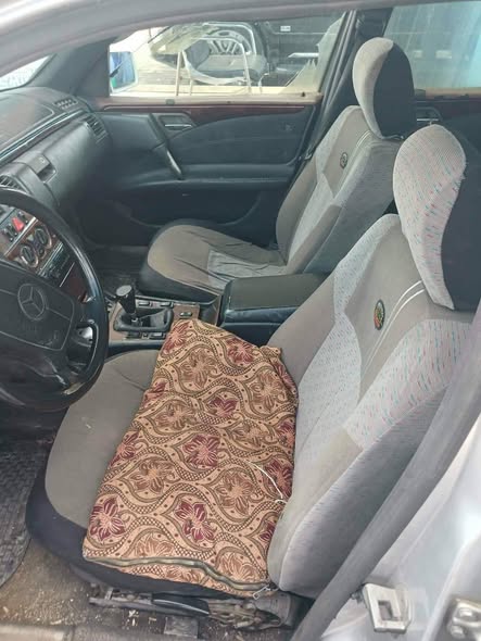 مرسيدس E-Class 2001 - صورة 5
